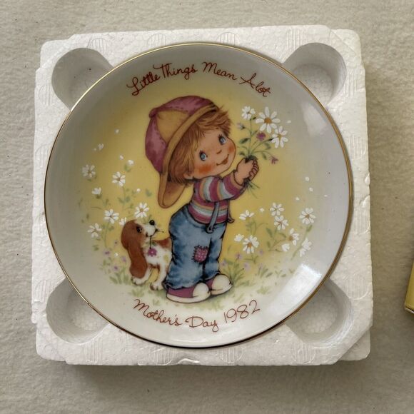 VINTAGE AVON 1982 Mother’s Day‎ Mini Collectible Plate"Little Things Mean A Lot" - Picture 2 of 9